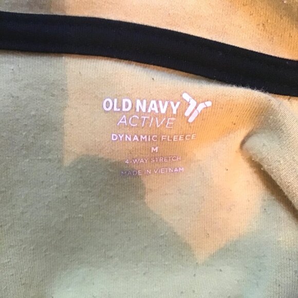 OLD NAVY- MEN YELLOW PULLOVER SWEATSHIRT -FRONT KANGAROO POCKET -SIZE MEDIUM - Picture 3 of 6